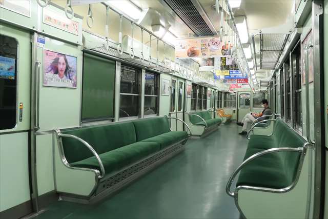 京阪2200系車内