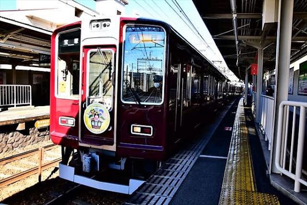 阪急宝塚本線～準急雲雀丘花屋敷行き～ | メインターミナル｜硬式鉄道部